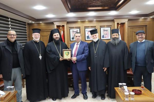 الكنيسة الأرثوذكسية: الاحتلال الاسرائيلي يستهدف المدنيين والمساجد والكنائس
