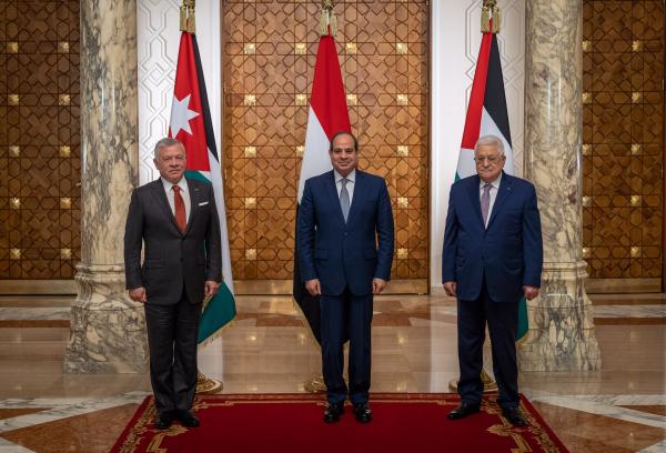 الملك والرئيسان المصري والفلسطيني يعقدون قمة الأربعاء لبحث التطورات في غزة