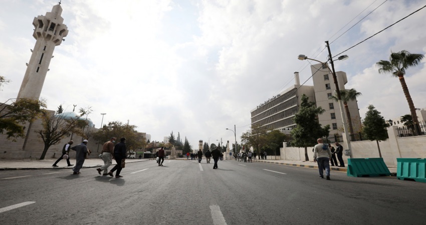 ما حقيقة تهجم مصلين على إمام مسجد في البقعة؟