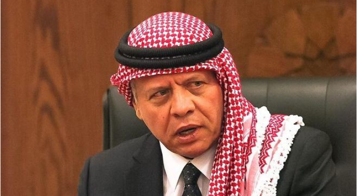 الملك يغادر إلى الرياض في زيارة خاصة لتقديم العزاء بوفاة والد الأميرة رجوة الحسين
