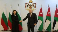 الصفدي: مستمرون بالعمل على الضغط لإدخال المساعدات بشكل كافٍ إلى غزة