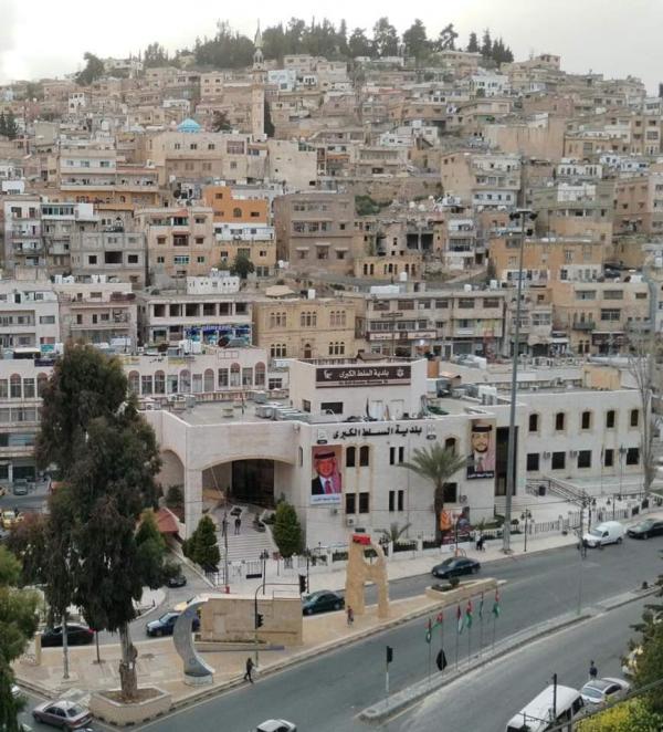 لتخفيف الازدحامات .. بلدية السلط توفر حافلات نقل مجاني خلال رمضان