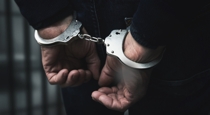 "شو بتعمل هون؟".. سؤال وجهه صاحب أسبقيات لشخص ما تسبب بحبسه 3 سنوات