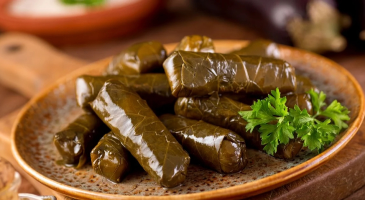سعر "خيالي" لكيلو ورق العنب والملوخية في الأردن