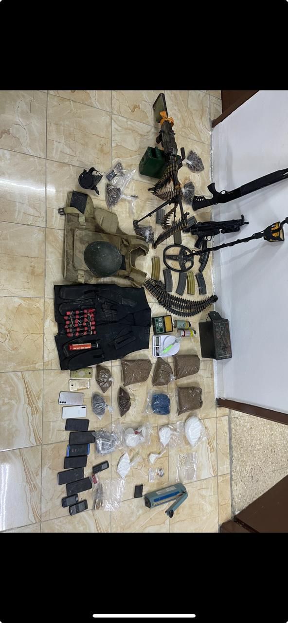 بالتفاصيل.. القبض على أخطر مطلوب بعد تبادل لإطلاق النار في منطقة العراق بمحافظة الكرك