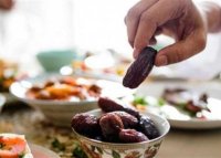 طبيب يحذر: كسر الصيام بسيجارة يهدد الحياة