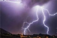 أمطار رعدية وهطول "برد" وعدم استقرار جوي الاثنين