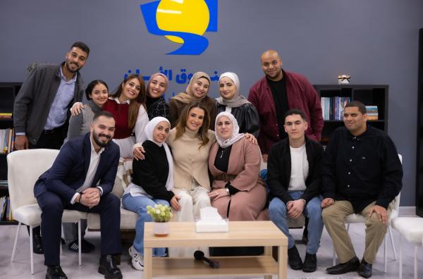 الملكة تزور صندوق الأمان لمستقبل الأيتام وتلتقي مستفيدين من برامجه