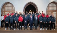 الملك ينعم على نشامى المنتخب الوطني بميدالية اليوبيل الفضي