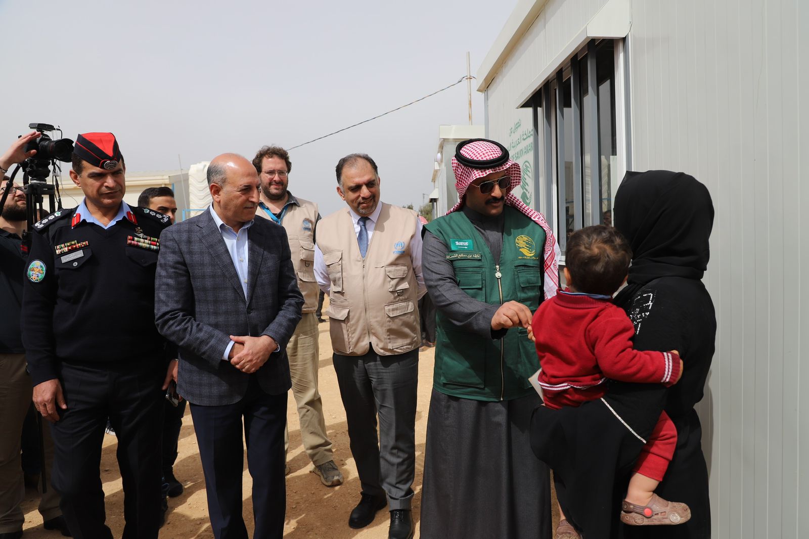 مركز الملك سلمان و"الخيرية الهاشمية" يدشنان مشروع تأمين الكرافانات داخل مخيم الزعتري