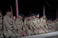 ولي العهد يشارك مرتبات لواء الملك الحسين المدرع الملكي مأدبة الإفطار