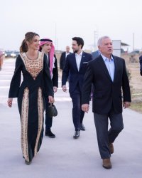 الملك والملكة وولي العهد يلتقون وجهاء وممثلين عن البادية الوسطى (فيديو، صور)