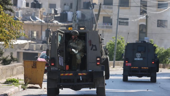 قوات الاحتلال تقتحم مدينتي نابلس و قلقيلية وتعتقل عددا من الفلسطينيين
