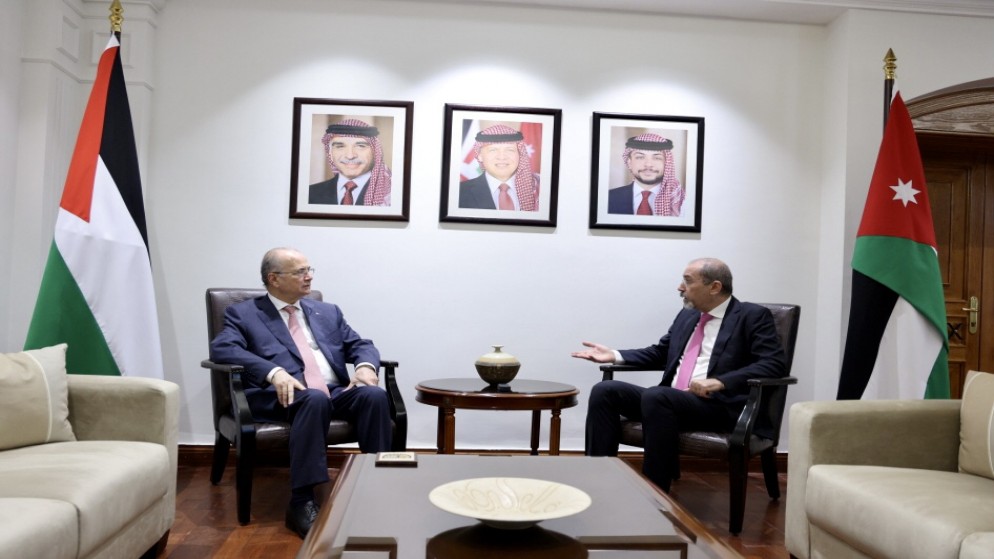 وزير الخارجية يجري مباحثات مع رئيس الوزراء الفلسطيني