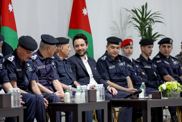ولي العهد يشارك مرتبات قيادة أمن إقليم العاصمة مأدبة الإفطار