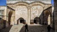 قوات الاحتلال تقتحم مصلى باب الرحمة بالمسجد الأقصى ويعتدي على المصلين