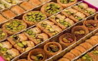 عيد الأردن .. 50% تراجع مبيعات الحلويات .. وتوقع انتعاش المطاعم الخميس