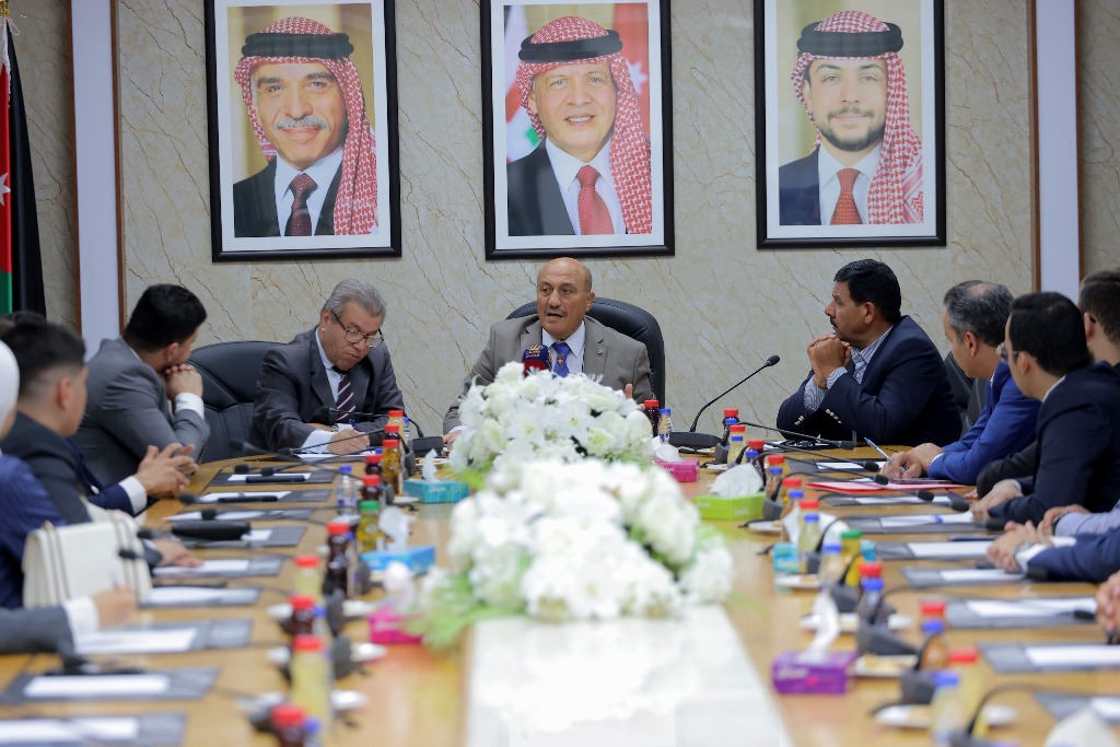 وفد طلابي من "حقوق" عمان الاهلية يزور اللجنة القانونية النيابية