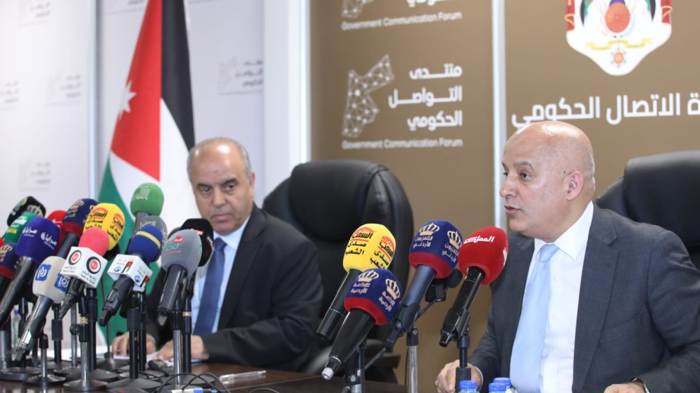الحكومة: لم يعاقب أحد لأنه تضامن مع غزة