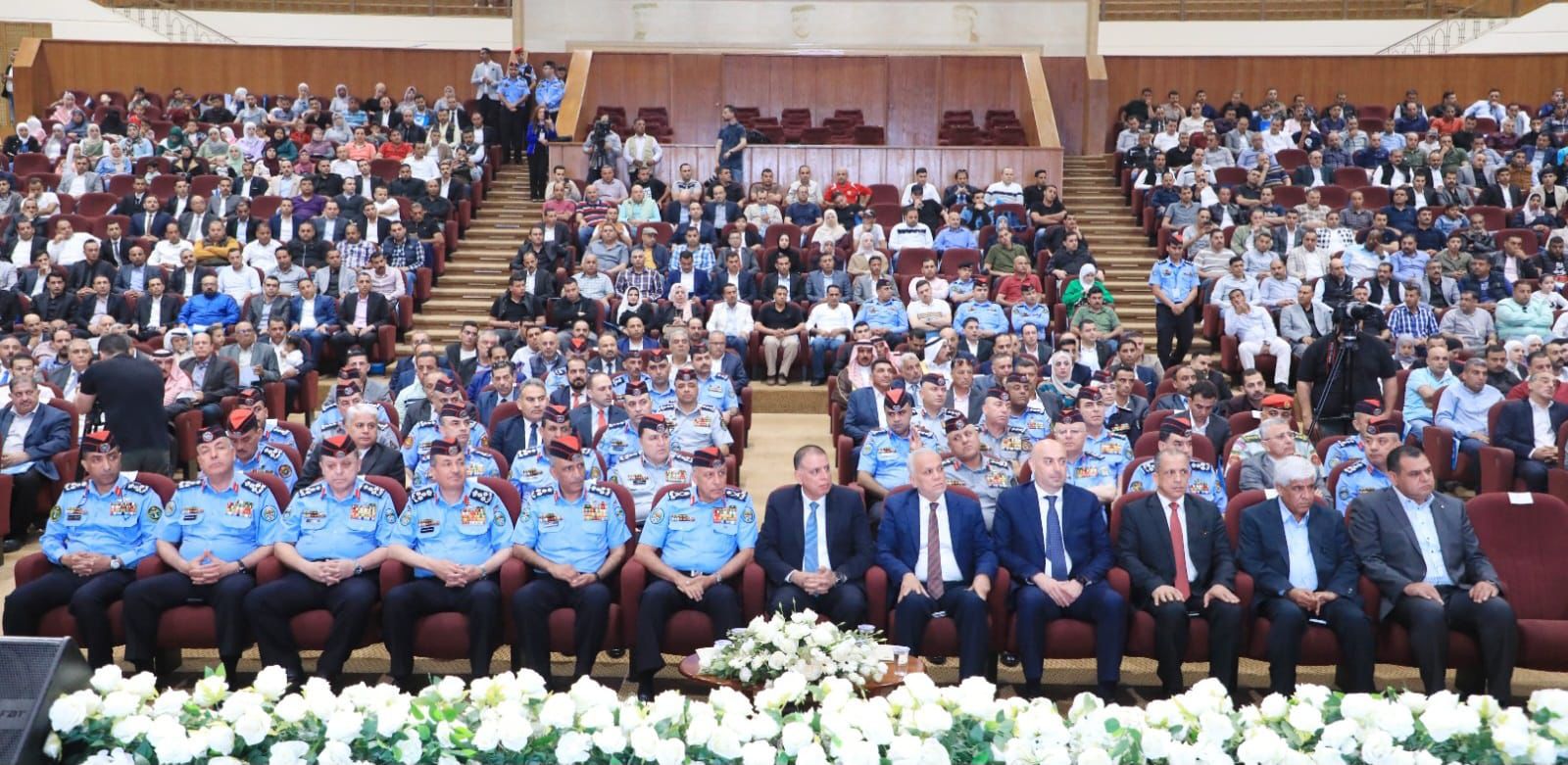 مديرية الأمن العام تنظّم احتفالاً بيوم المرور العالمي تحت شعار: "بوعينا نصل آمنين" - صور