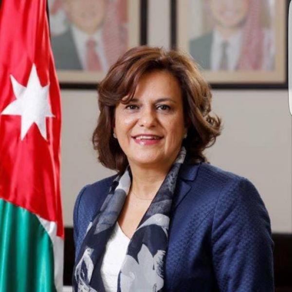 السقاف تفتتح المنتدى الاقتصادي للشراكات المالية والصناعية والتجارية