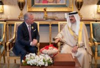 الملك يلتقي العاهل البحريني والسيسي وعباس