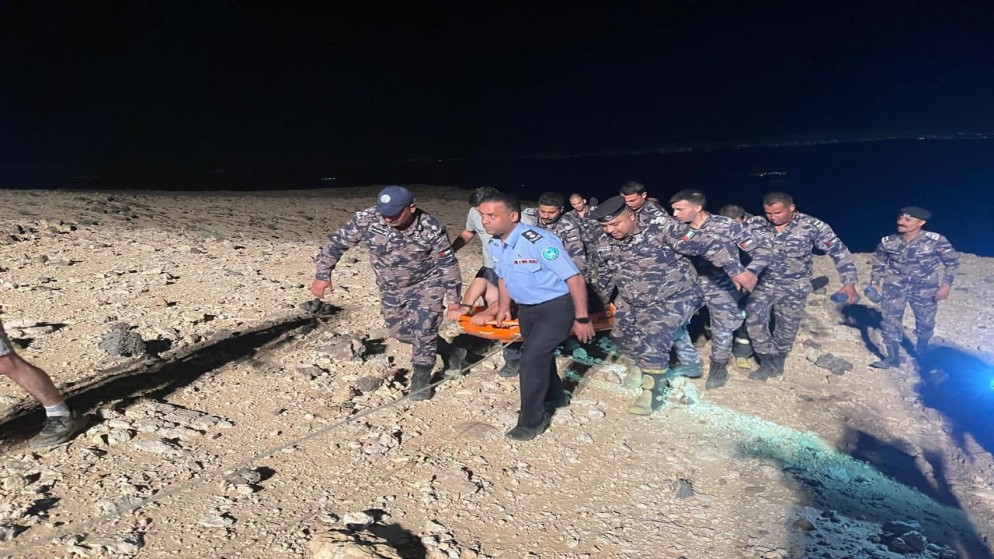 الدفاع المدني ينقذ 5 أشخاص ضلوا طريقهم في منطقة ماعين