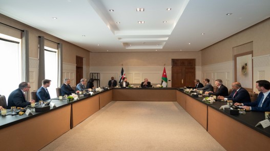 الملك: استقرار بيئة الأعمال وتوفر الكوادر المؤهلة عززا قدرة الأردن على جذب الاستثمارات