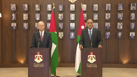 رئيس الوزراء: الملك قاد جهدا دوليا لوقف العدوان على قطاع غزة