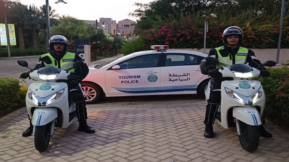 الشرطة السياحية تباشر بتسيير دوريات "سكوتر" ضمن منظومة عملها