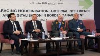وزير الداخلية: الأولوية للمواطنين وليس اللاجئين