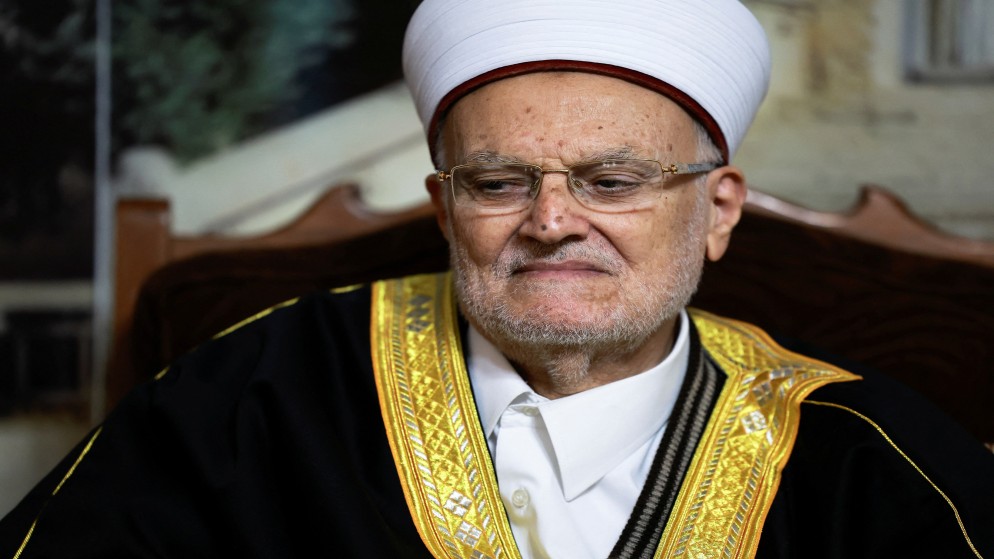 الاحتلال يفرج عن عكرمة صبري ويبعده مؤقتا عن الأقصى