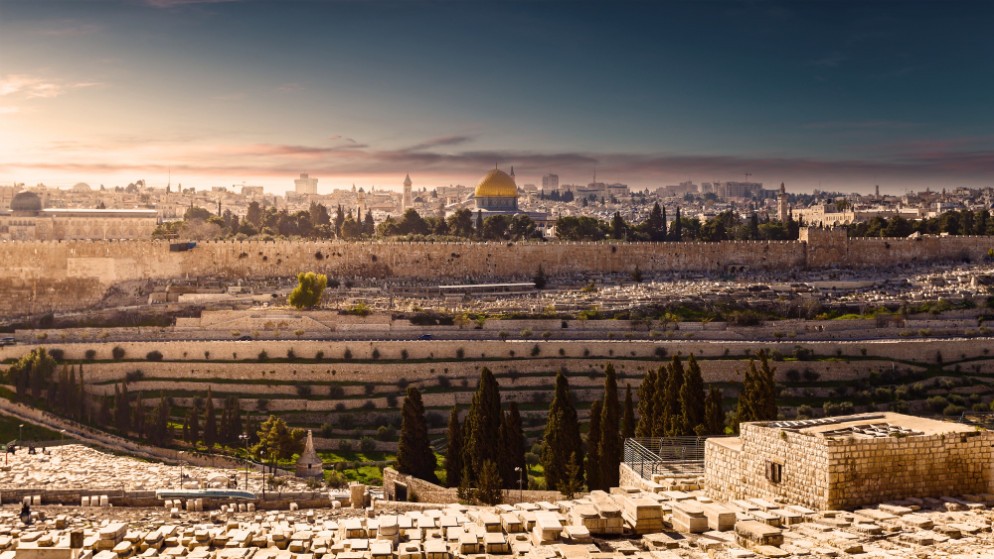 الاحتلال الإسرائيلي يخطر بهدم 17 منزلا في مدينة القدس