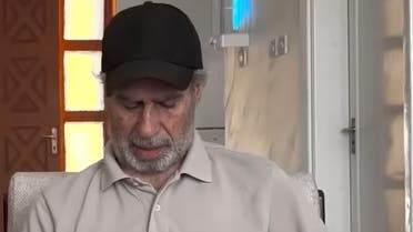 الأردن.. أشهر مخرجي أغاني كاظم الساهر يبكي بدار مسنين