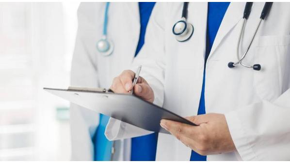 الحكومة تعتمد خطة إصلاح التمويل والتغطية الصحية الشاملة