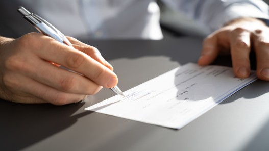 انخفاض عدد الشيكات المرتجعة في الأردن