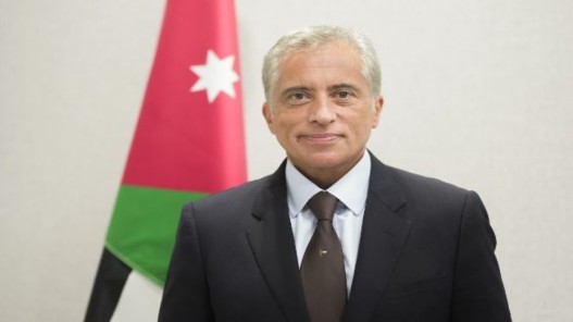 رئيس الوزراء يزور عددا من المواقع في مدينة السلط