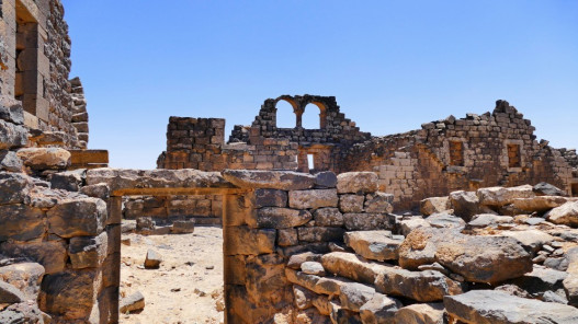 القطاع السياحي يودّع العام على وقع صدمات إقليمية