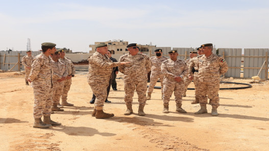 الحنيطي يطلع على مراحل سير العمل في المركز الطبي المتخصص للمعالجة السنيّة