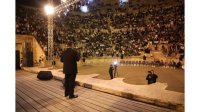 أجواء استثنائية واحتشاد جماهيري ضخم في المدرج الروماني بانطلاق فعاليات عيد الفطر - شاهد