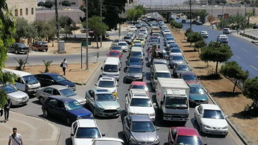 السير تتوقع حركة مرورية كثيفة غدا وتدعو للالتزام بالسلوكيات الصحيحة