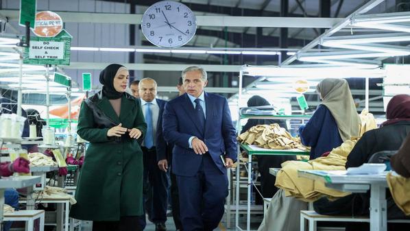 رئيس الوزراء: زرت خمس مواقع في الطفيلة ومعان وجددت التأكيد على دعم الحكومة لتوسّع الاستثمارات لمضاعفة فرص التشغيل لأبنائنا وبناتنا