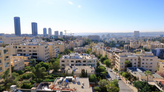 رسوم تصريح "عامل النظافة" في العمارات السكنية إلى 700 دينار