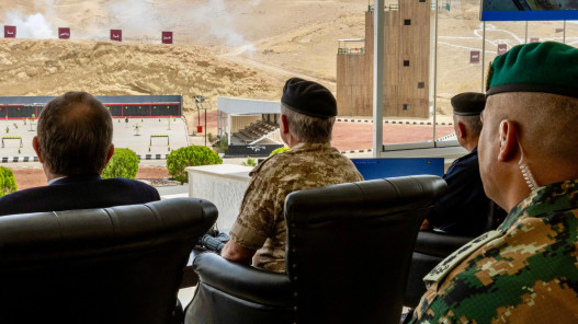 الملك يتابع تمرينا أمنيا مشتركا في مركز تدريب الشرطة الخاصة