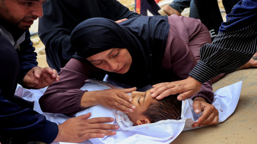 "صحة غزة": 916 رضيعا من بين 16503 أطفال استشهدوا منذ 7 أكتوبر