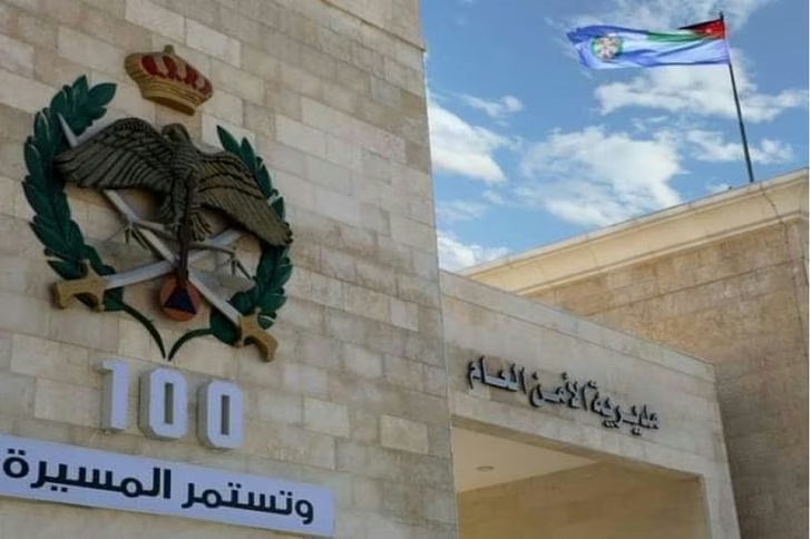 الأمن العام: إصابة ثلاثة أشخاص بسقوط جسم على منزل في إربد وحالتهم حسنة