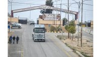 نشاط كبير في حركة الشحن عبر مركز جابر بالاتجاهين