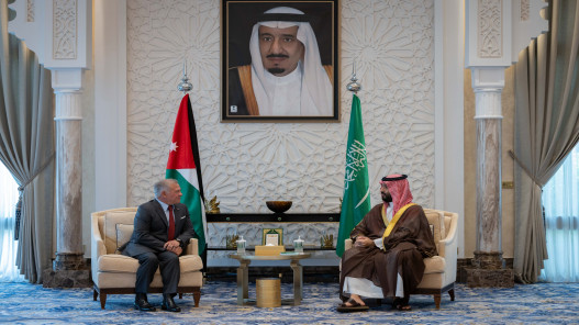 الملك يبحث مع ولي العهد السعودي التطورات في غزة والضفة الغربية