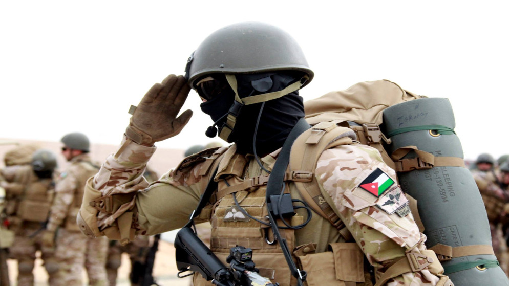 السجن والخدمة الإجبارية لمن يتخلف عن خدمة العلم