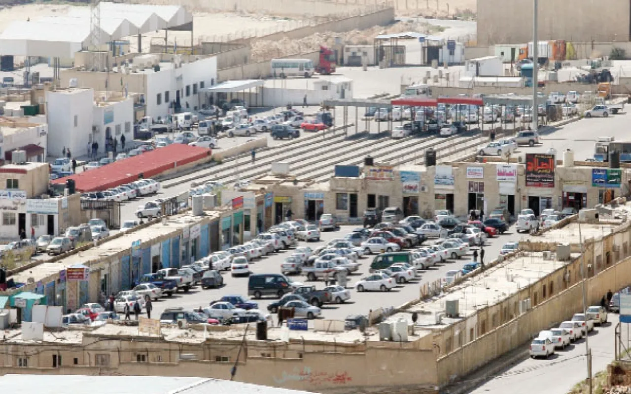 الحكومة تُجدد وتؤكد: لا تمديد لقرار وقف التخليص على السيارات